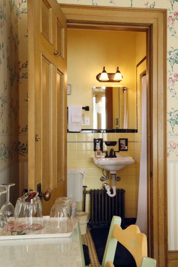 Barrister'S Bed & Breakfast Сенека Фолс Екстериор снимка